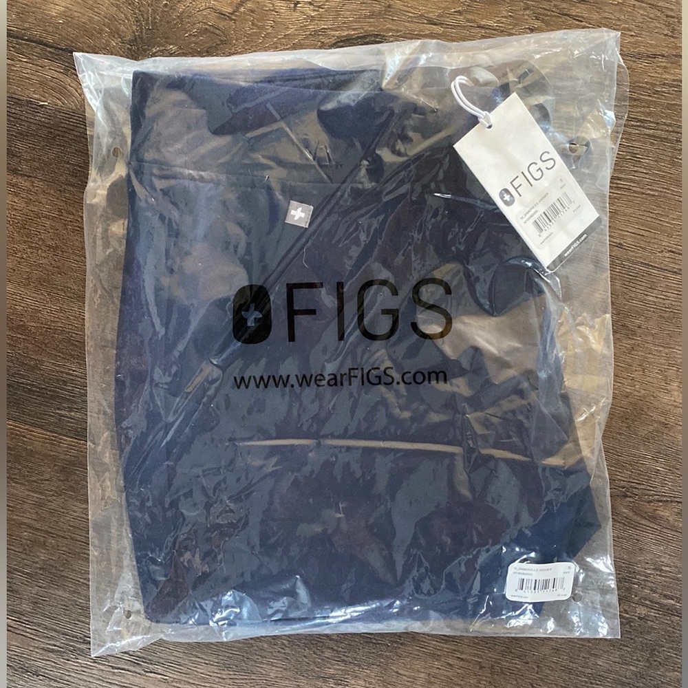 FIGS - NAVY BLUE SCRUB SET!